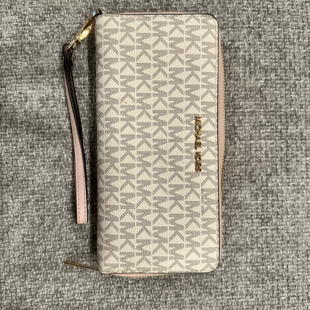Michael Kors Jet Set Travel Large Continental Wallet